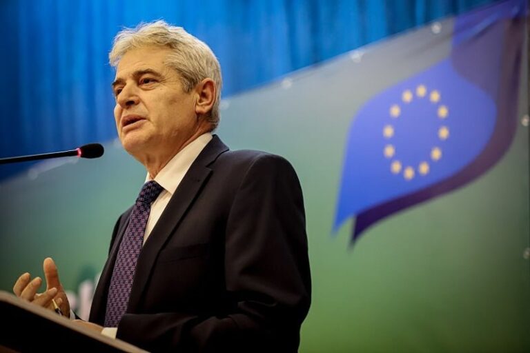 Ali Ahmeti uron Kosovën: Kauza jonë e pastër triumfoi dhe sot në përvjetorin e 16-të të aktit të pavarësisë