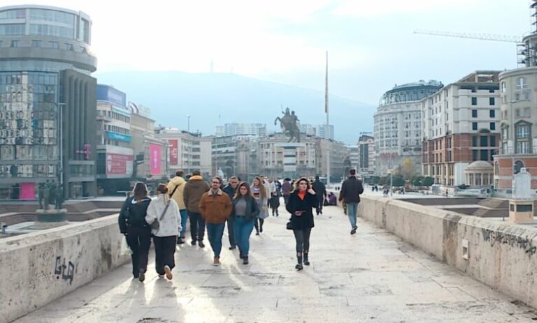 Ku paguajnë njerëzit taksat më të larta dhe ku më të ulëta në Evropë?