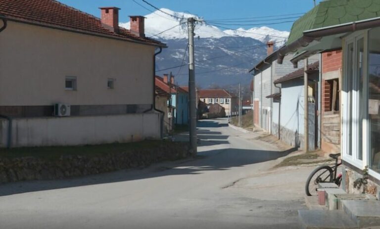 Fshati Tenovë pothuajse i boshatisur, banorët: Politikat e këqija shkak i shpërnguljes