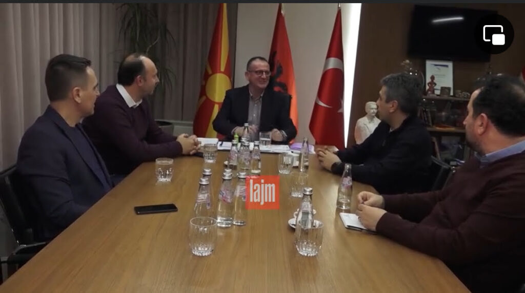 Kasami, Gashi, Mexhiti e Qoku në takim te Taravari