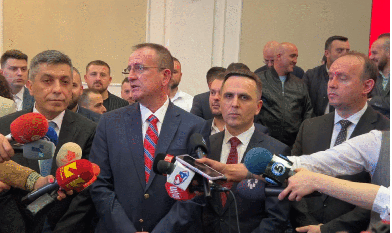 Taravari: 8 maj t’a bëjmë rotacionin politik dhe ta sjellim shpresën tek shqiptarët