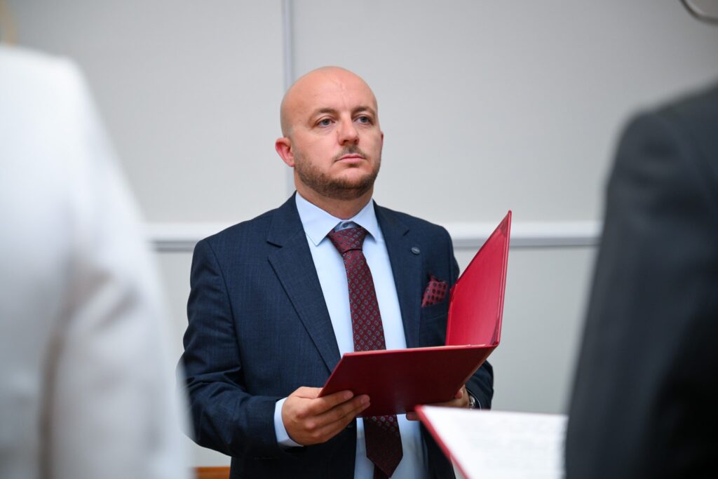 hoxha-pagesat-e-ipard-kane-rifilluar-sistemi-eshte-i-sigurt-dhe-transparent