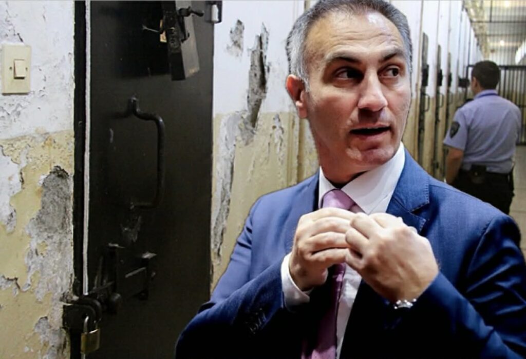 Artan Grubi mbetet në arrest shtëpiak