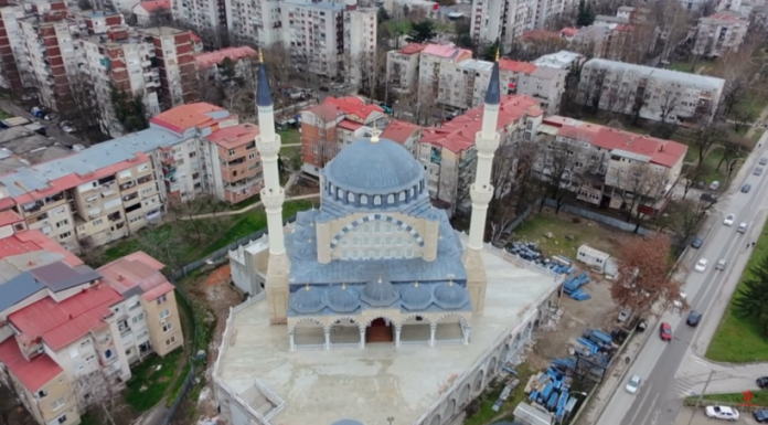 Nesër hapet xhamia më e madhe në Shkup