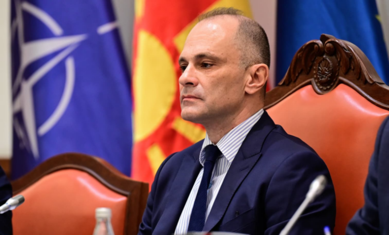 Filipçe: Mickoski po i lë pa komb maqedonasit