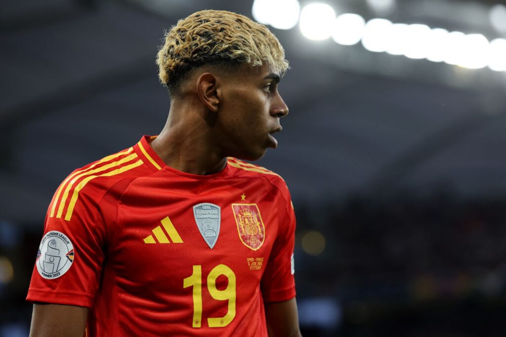 yamal-mposht-vedat-muriqin-ne-garen-per-lojtarin-e-muajit-ne-la-liga