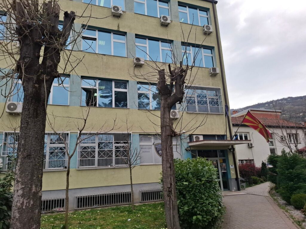 bastisje-ne-drenovec-policia-i-gjen-pluhur-te-bardhe-29-vjecarit