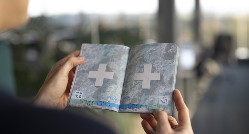 Gjykata zvicerane refuzon shtetësinë për një grua për shkak të një lidhjeje treshe