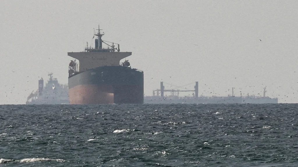  Ngushtica e Hormuzit e mbushur me mina   Irani u kërkon anijeve të ndjekin rrugë alternative