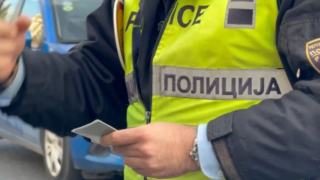 16 vjeçari nga Tetova kapet duke vozitur motoçikletë pa patentë shoferi