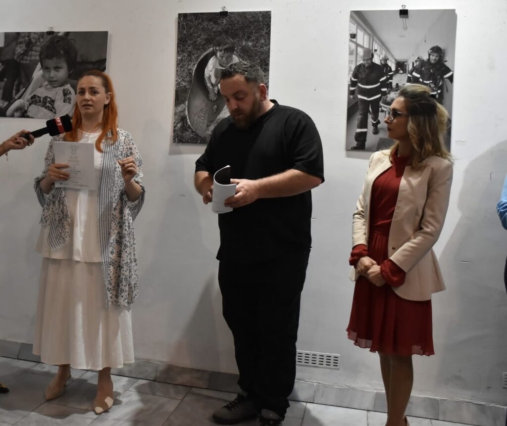 Galeria e Arteve Tetovë hap ekspozitën personale “Black & White” të artistit Lavdrim Alili