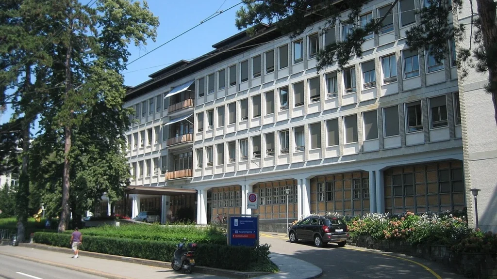 skandal-i-madh-ne-spitalin-universitar-te-cyrihut-nen-udheheqjen-e-nje-kirurgu-italian-vdiqen-mbi-70-paciente