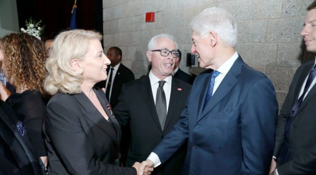 shkurte-fejza-takohet-ne-amerike-me-ish-presidentin-bill-clinton-mirenjohje-nga-zemra-ne-emer-te-popullit-te-kosoves