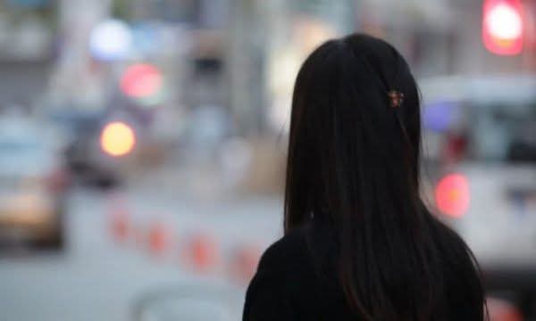 Zhduken dy vajza të mitura