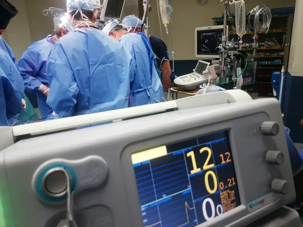 Sukses historik në shëndetësinë e Maqedonisë  roboti operon pacientin me kancer