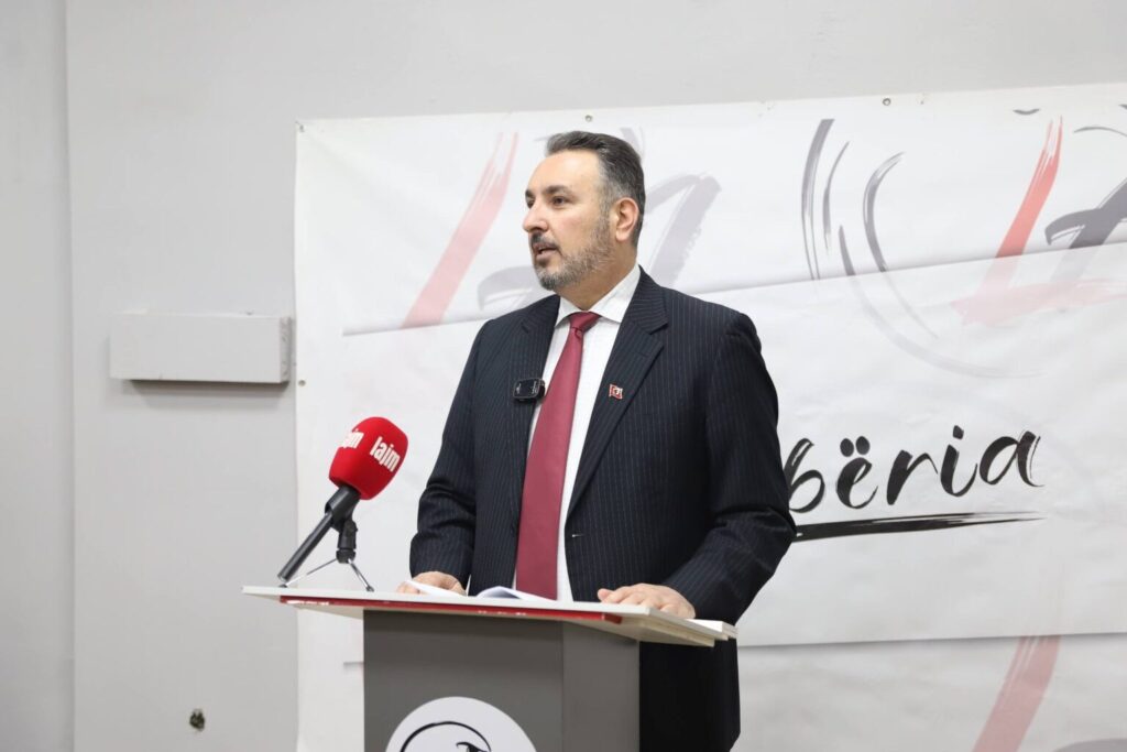 Bekim Fazliu ironizon Ali Ahmetin  Mos e hani  forën   po ju largon nga partia