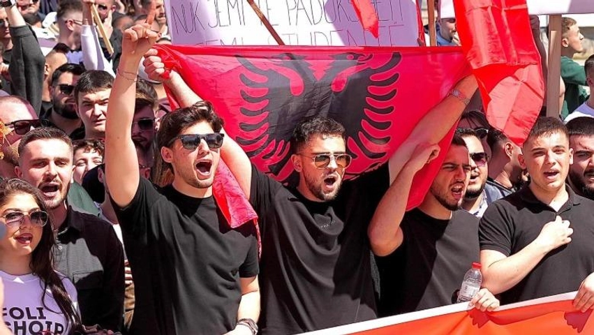 PE miraton amendamentin për çështjen e gjuhës shqipe në Maqedoni  Protestat e studentëve të mos cilësohen destabilizuese