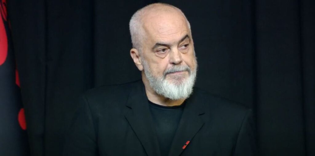 Rama kritikon protestuesit për Zvernecin  Flamingot duhet ta dinë se janë të keqinformuar nga sorrat dhe korbat