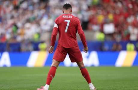 Cristiano Ronaldo thyen një tjetër kufi, futet i vetëm në librat e historisë