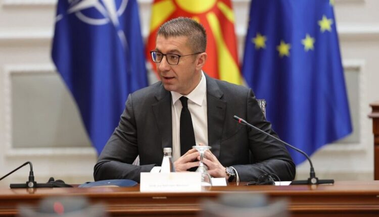 Rikonstruksioni i Qeverisë para finales: Mickoski sonte do t’i bëjë të ditur ministrat e rinj