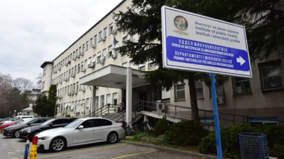 nuk-shkonin-ne-pune-mernin-rroge-dhe-nga-200-euro-paguanin-koleget-t-ua-kalojne-kartelat