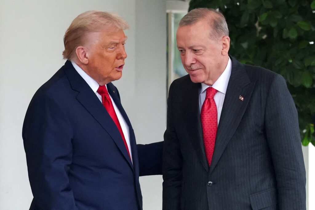 trumpi-kerkon-serish-kontrollin-e-grenlandes-turqise-ia-heq-sanksionet