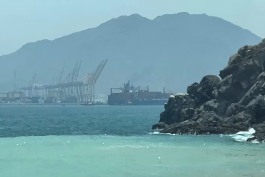 Bllokada e Iranit, Dubai planifikon një port të ri për anashkalimin e Ngushticës së Hormuzit