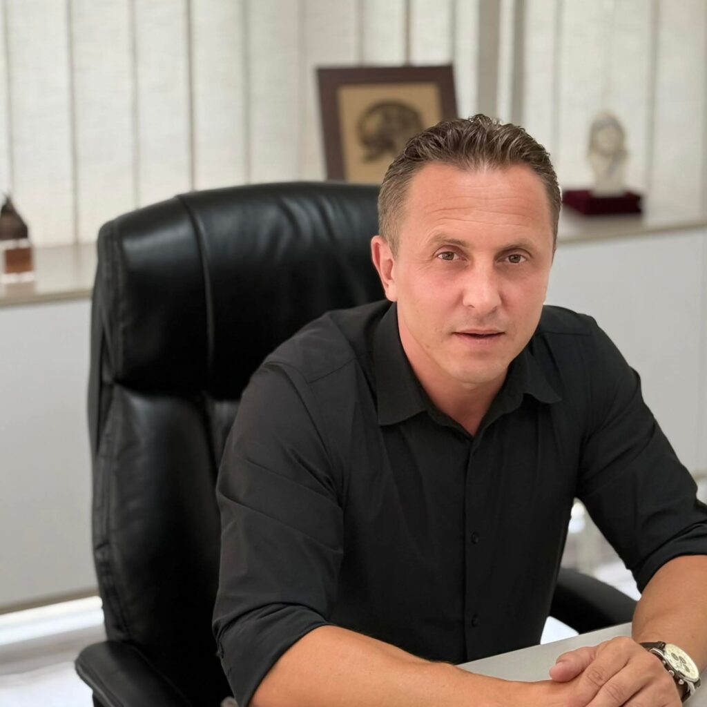 Bashkim Hasani i përgjigjet Bujar Osmanit: “Problemi nuk është si flet, por se nuk dëgjohesh më”