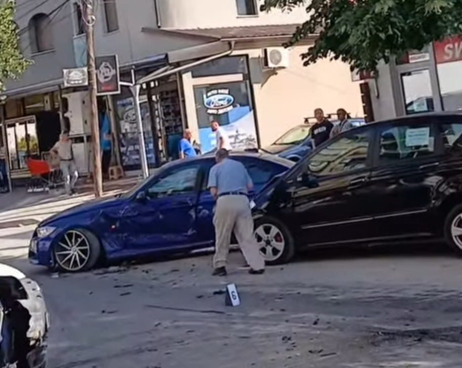 Përplasen dy automjete tek rruga e varrezave në Tetovë, ja detajet