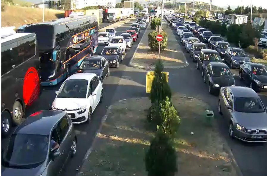 Diaspora po kthehet: Për vetëm 24 orë, gati 10.000 kanë hyrë në vend përmes Tabanocit