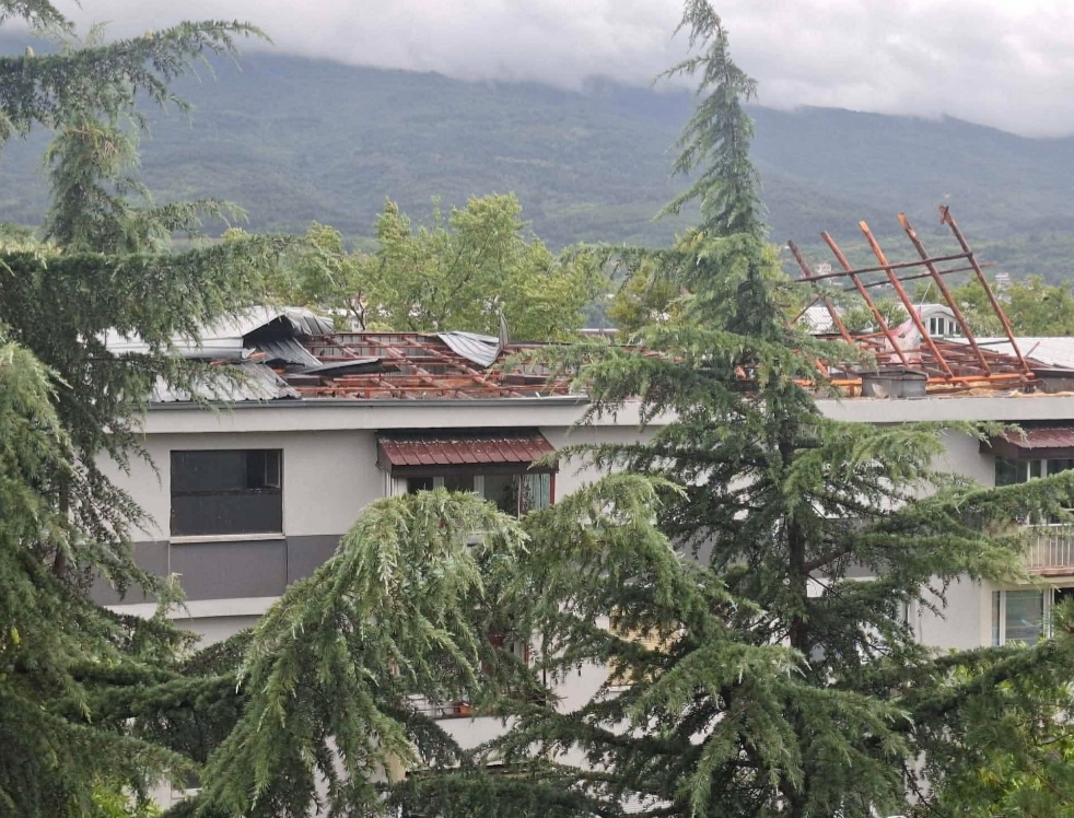 Tetë persona nga Shkupi përfundojnë në spital pas motit të ligë