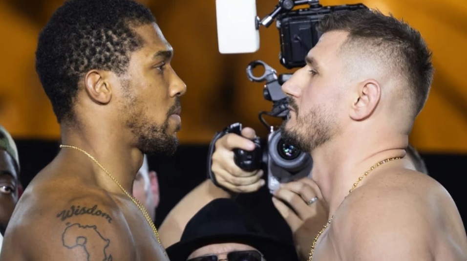 Mësohet ora kur pritet të fillojë super dueli mes Anthony Joshuas dhe Kristian Prengës