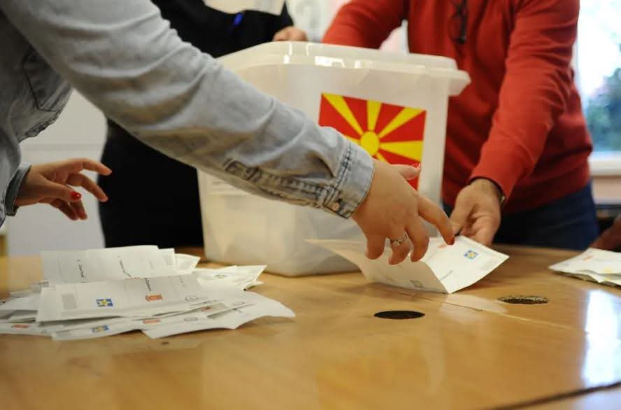 Zgjedhjet si zgjidhje?! Kutitë e votimit sërish në horizont