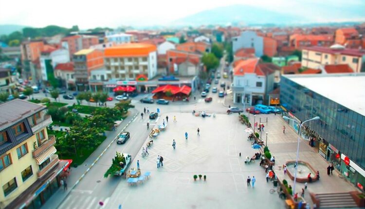 Rrihet keq 50 vjeçari në Gostivar  Tre persona e sulmojnë fizikisht për një vend parkimi