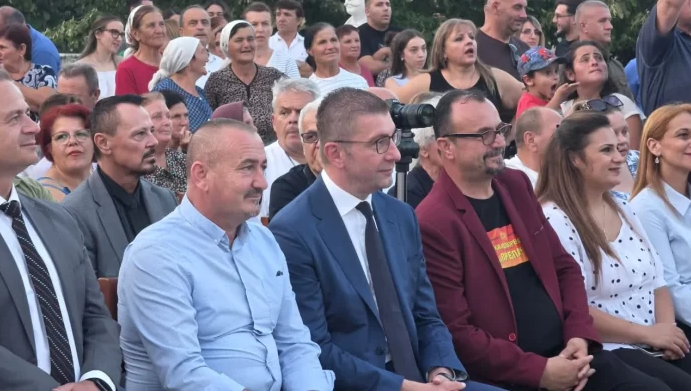 Himni shqiptar u anashkalua në Pustec  reagon kryebashkiaku  E kisha kërkuar  kërkoj ndjesë 