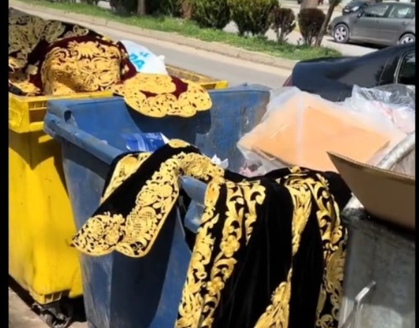 Mbaruan dasmat! Nuset i hedhin dimijat në koshin e mbeturinave (VIDEO)