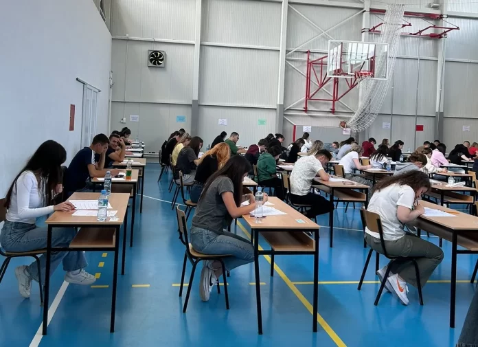 Afati i gushtit për maturën shtetërore nesër dhe të premten, provimet zhvillohen në katër qytete
