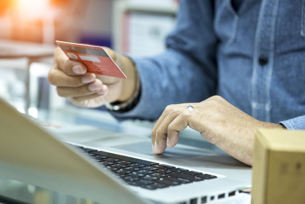 nje-klikim-i-gabuar-mund-t-ju-kushtoje-shtrenjte-keto-te-dhena-mos-i-ndani-kurre-online
