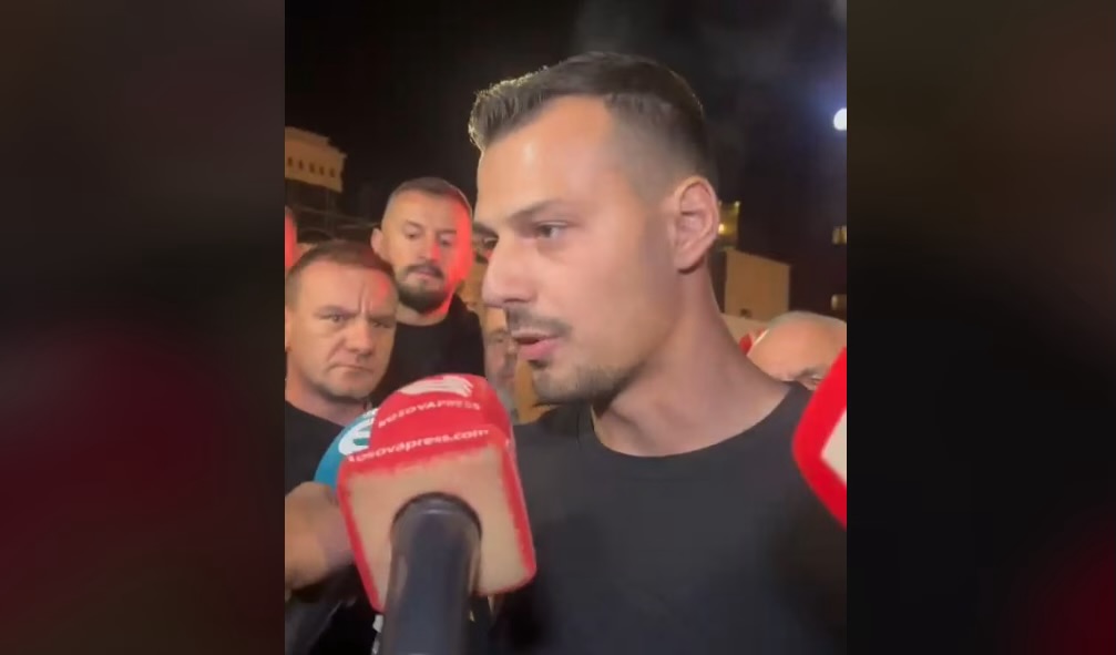 Endrit Thaçi nga protesta  Populli është me UÇK në  besojmë në pafajësinë e çlirimtarëve