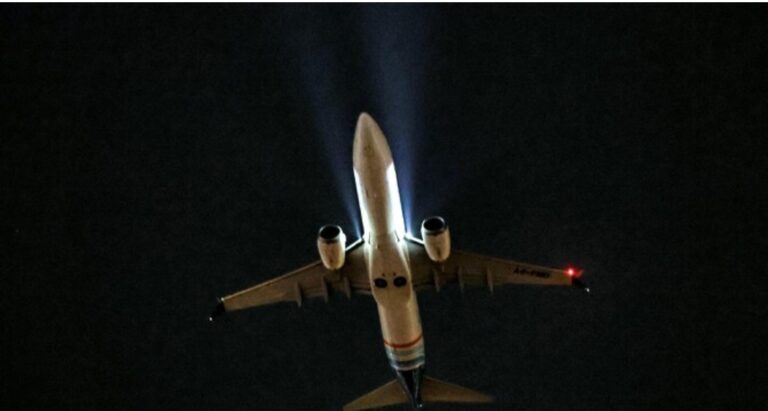 Sherr mes pilotëve në fluturimin Dubai-Izrael, avioni devijohet drejt Arabisë Saudite