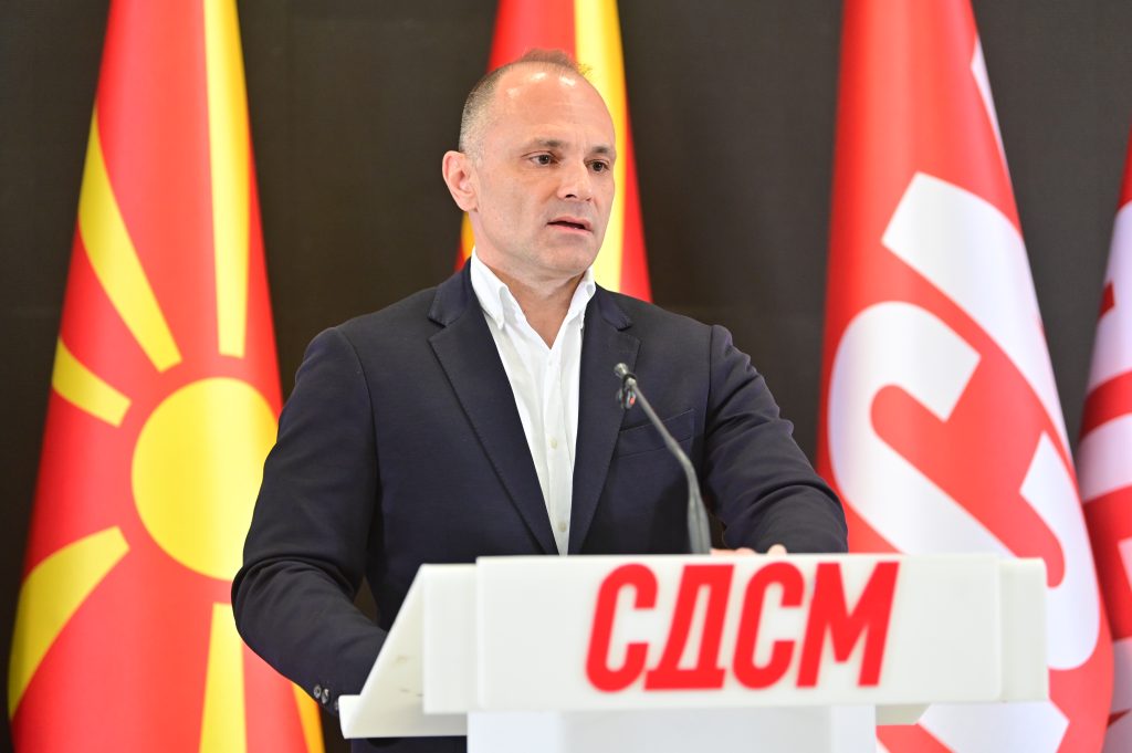 Filipçe  Do të kërkojmë sërish që paga minimale të jetë 600 euro