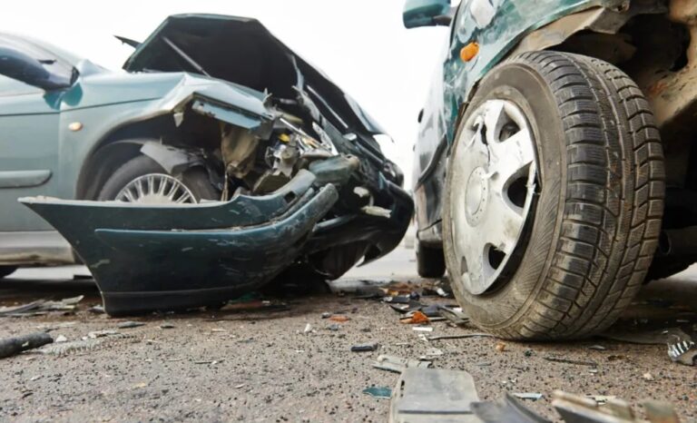 Vetura del nga rruga, lëndohen dy të rinj nga Komuna e Tearcës