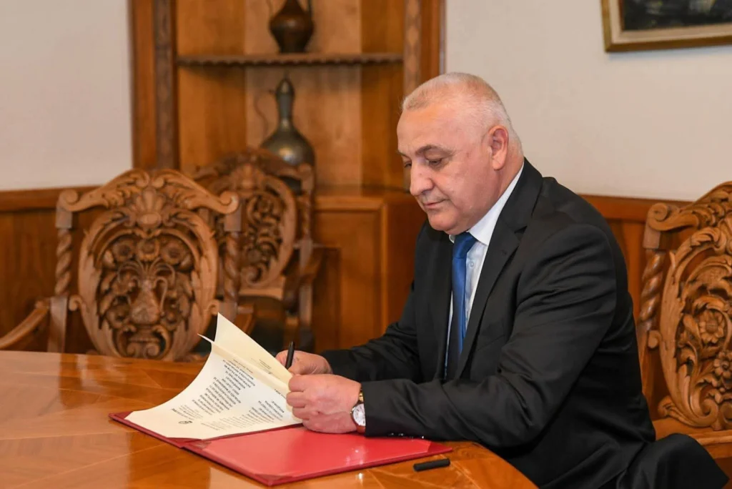Kush është shqiptari i parë në krye të Këshillit të prokurorëve – barriera që u thye në kohën e VLEN-it