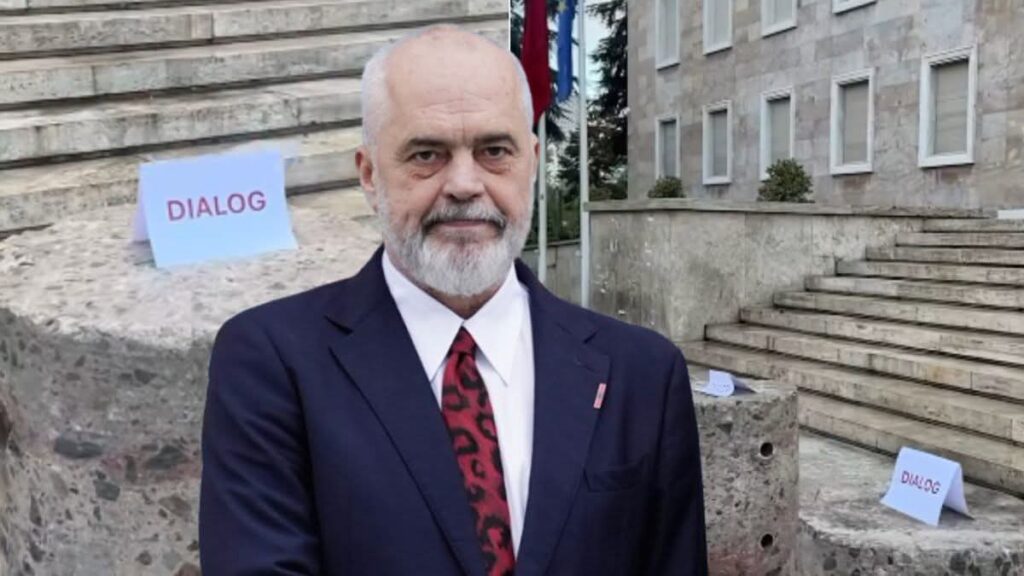 Rama përsërit ftesën për dialog me protestuesit, këtë herë i vendos ftesat mbi stola guri
