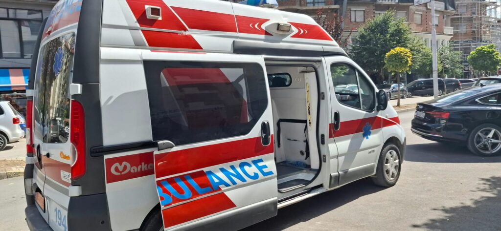 15-vjeçari nga Gostivari dërgohet pa shenja jete në spital, pas reanimimit shfaq shenja jete