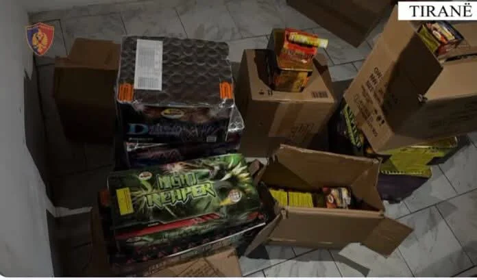 Shiste lëndë piroteknike për protestuesit, arrestohet 32-vjeçari në Tiranë, sekuestrohen 47 pako