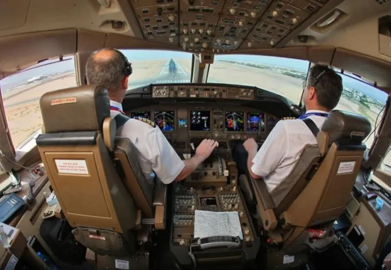 Alarm në aviacionin evropian, 3 në 4 pilotë i zë gjumi gjatë fluturimit