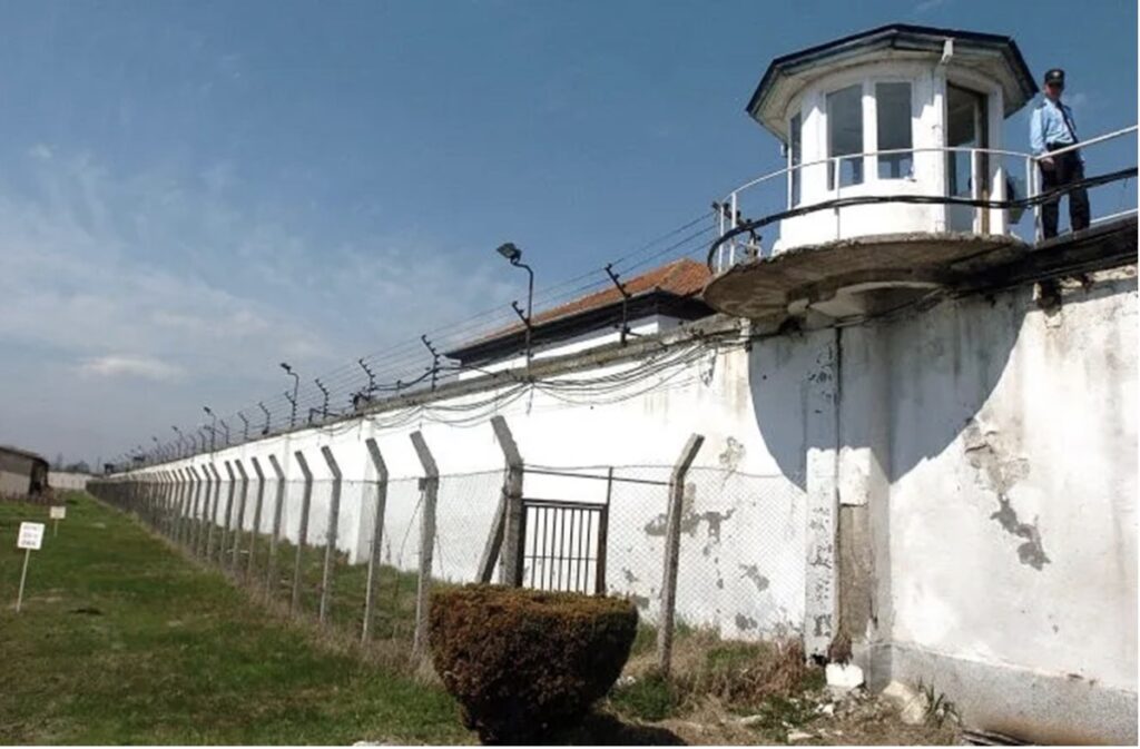 ne-burgun-e-idrizoves-gjenden-tri-pako-me-droge-i-kishte-lene-nje-i-denuar
