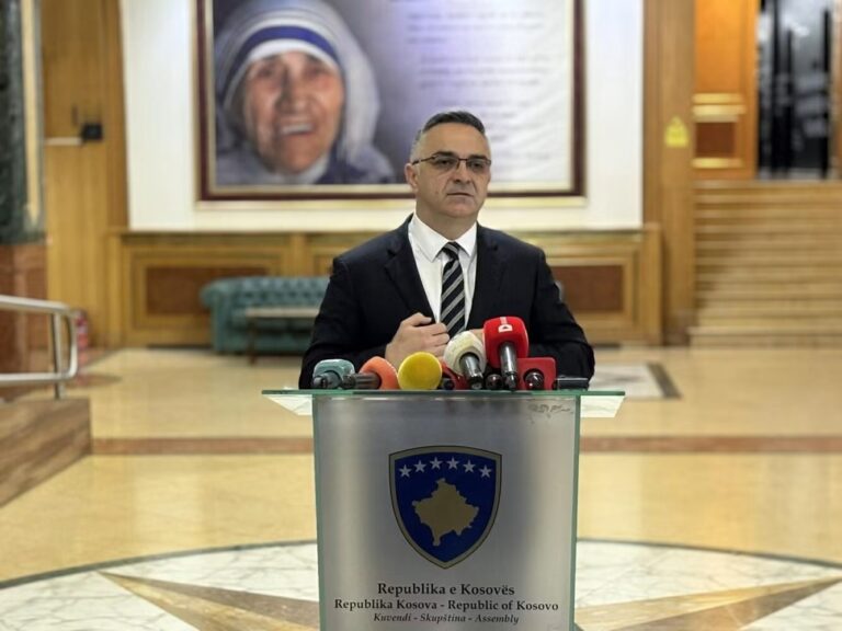 Besnik Tahiri propozon Ligj për Deputetët dhe gjykatë të specializuar kundër korrupsionit