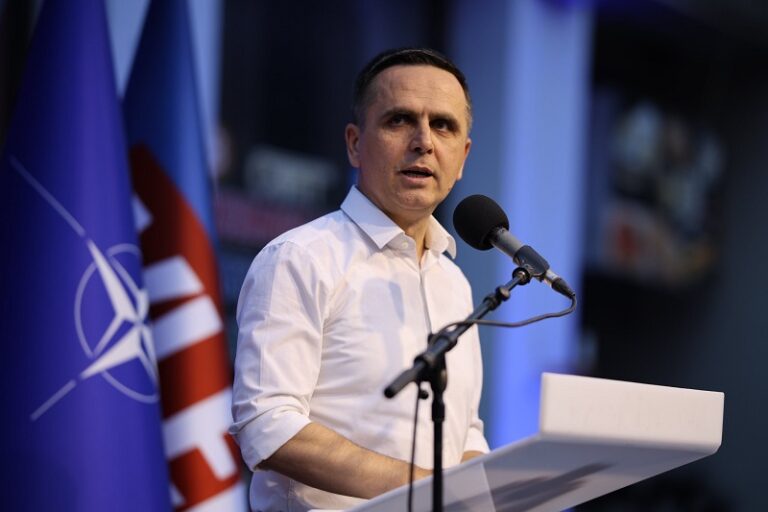 Kasami në tubimin përmbyllës të Jakup Huseinit: Koha e tyre ka mbaruar, të dielën do ta marrin përgjigjen e popullit